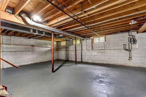 33 Highmount Avenue Warren NJ 07059