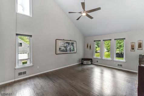 33 Highmount Avenue Warren NJ 07059