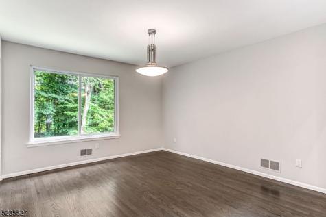 33 Highmount Avenue Warren NJ 07059
