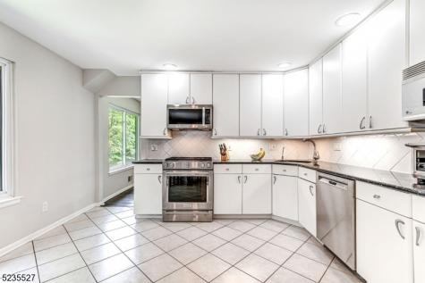 33 Highmount Avenue Warren NJ 07059