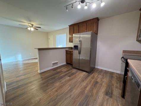 42 Burlington Court Hamburg NJ 07419