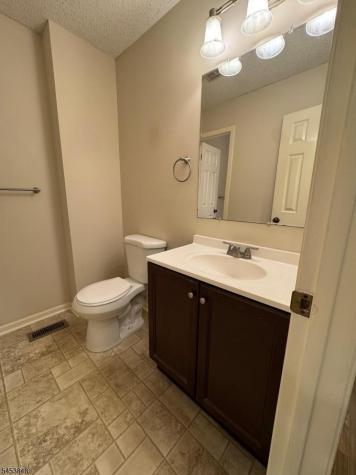 42 Burlington Court Hamburg NJ 07419