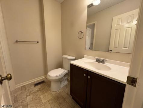 42 Burlington Court Hamburg NJ 07419