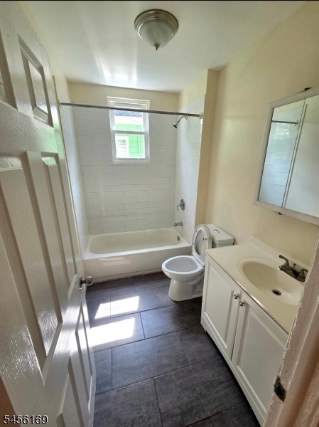 1035 Hunterdon Street Newark NJ 07112