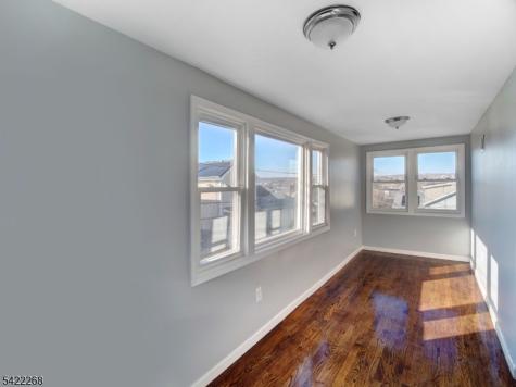 156 Crystal Street North Arlington NJ 07031