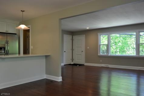 176 Yawpo Avenue Oakland NJ 07436
