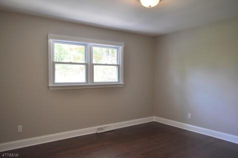 176 Yawpo Avenue Oakland NJ 07436