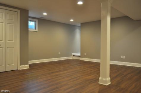 176 Yawpo Avenue Oakland NJ 07436