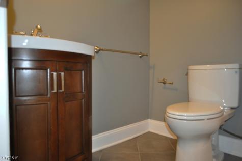 176 Yawpo Avenue Oakland NJ 07436