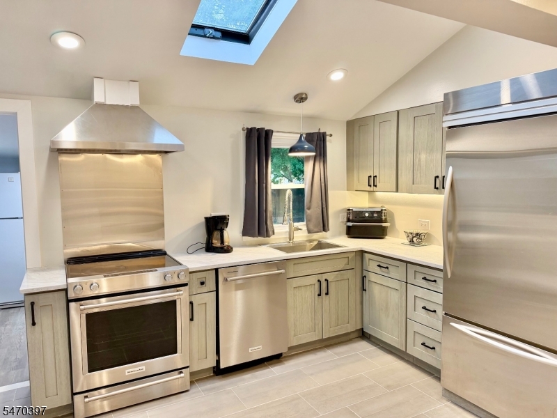 27 Brookside Road Spotswood NJ 08884