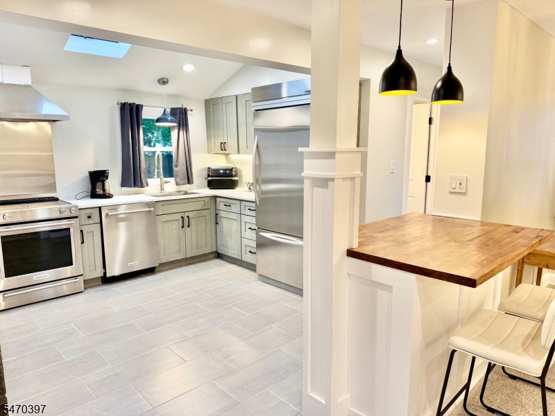 27 Brookside Road Spotswood NJ 08884