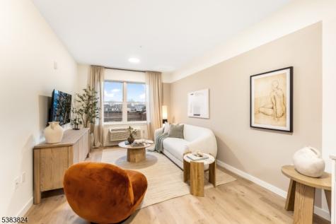 431 Drive Mlk Jr Boulevard East Orange NJ 07018