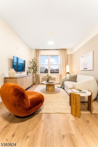 431 Drive Mlk Jr Boulevard East Orange NJ 07018