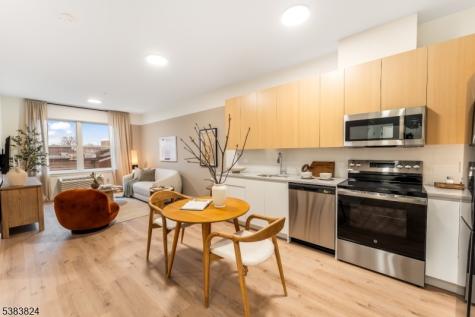 431 Drive Mlk Jr Boulevard East Orange NJ 07018