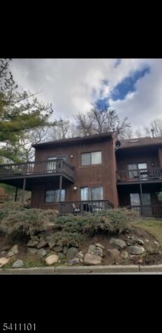 12 Stonehill Drive Vernon NJ 07462