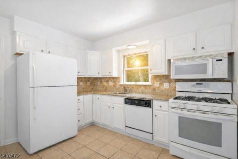 92 Arbor Hohokus NJ 07423