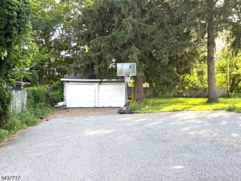 28 Diller Avenue Newton NJ 07860