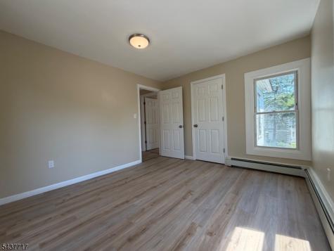 28 Diller Avenue Newton NJ 07860