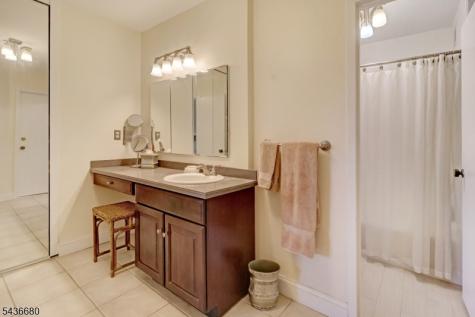 2 Claridge Dr. 5gw Verona NJ 07044