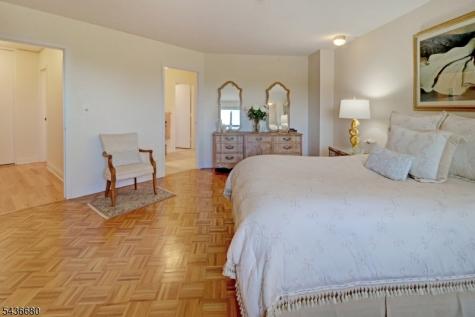 2 Claridge Dr. 5gw Verona NJ 07044