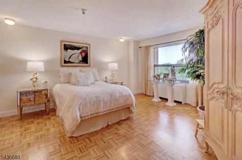 2 Claridge Dr. 5gw Verona NJ 07044