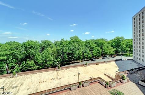 2 Claridge Dr. 5gw Verona NJ 07044