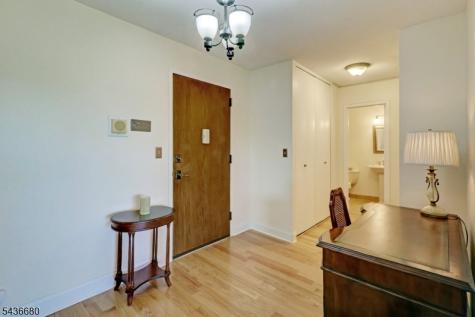 2 Claridge Dr. 5gw Verona NJ 07044