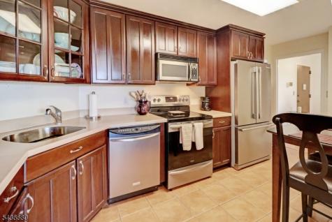 2 Claridge Dr. 5gw Verona NJ 07044