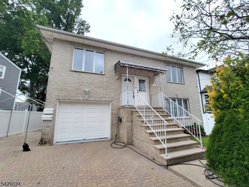 154 Norwood Avenue Lodi NJ 07644