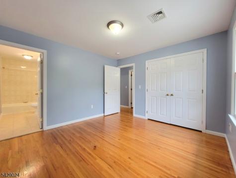 154 Norwood Avenue Lodi NJ 07644