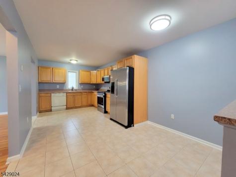 154 Norwood Avenue Lodi NJ 07644