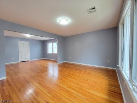 154 Norwood Avenue Lodi NJ 07644