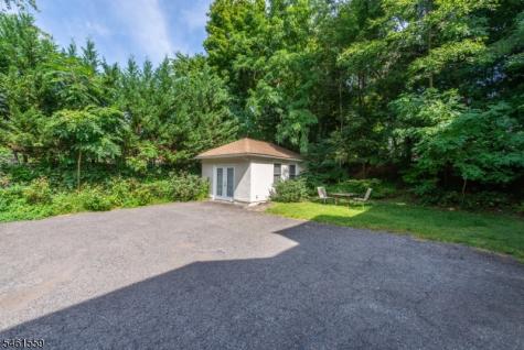 16 Llewellyn Road Montclair NJ 07042