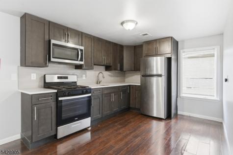 59 Farley Avenue Newark NJ 07108