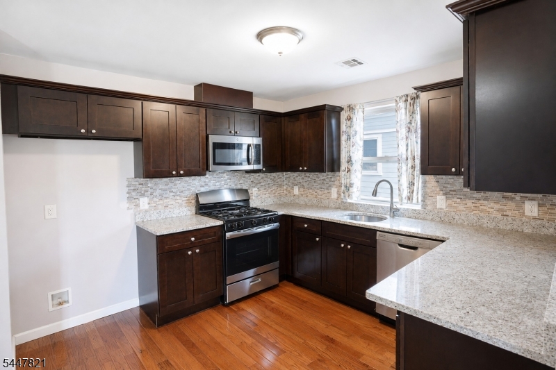 572 South 11th Street Newark NJ 07103