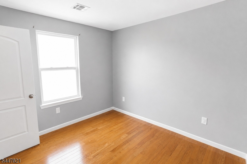 572 South 11th Street Newark NJ 07103