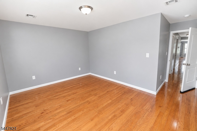 572 South 11th Street Newark NJ 07103