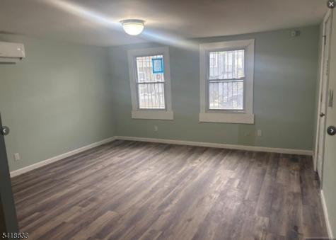 172 N Main St Cove Paterson NJ 07522
