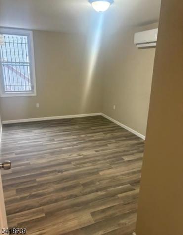 172 N Main St Cove Paterson NJ 07522