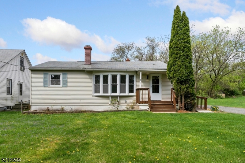 23 Clinton Avenue Mansfield NJ 07865