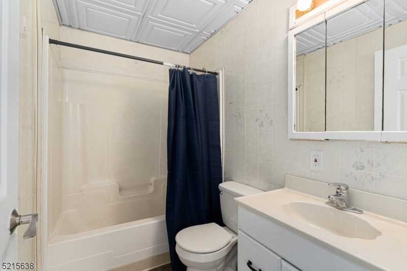 23 Clinton Avenue Mansfield NJ 07865