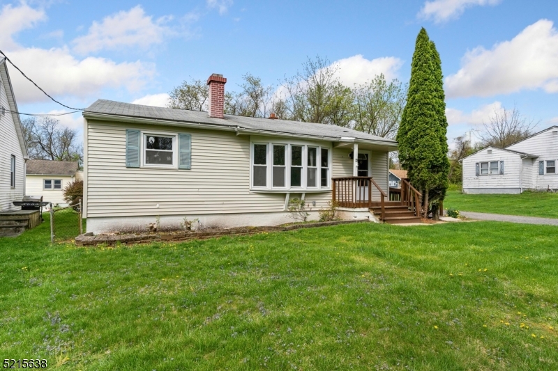 23 Clinton Avenue Mansfield NJ 07865