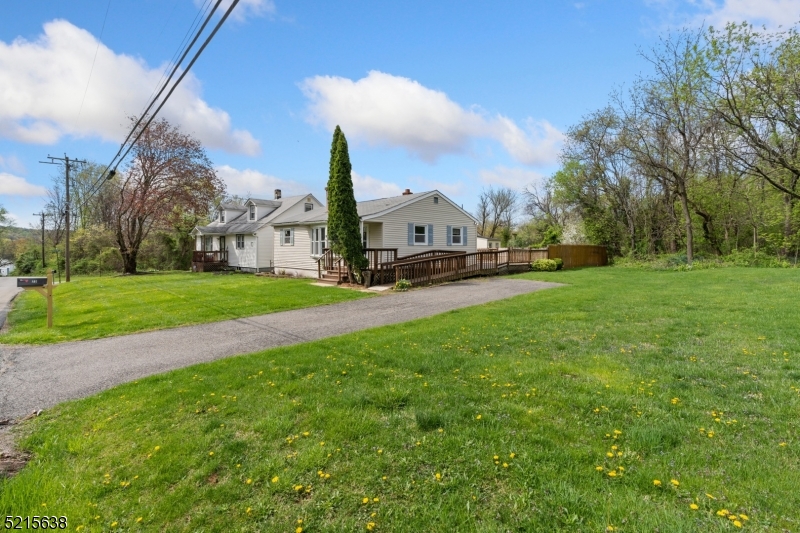 23 Clinton Avenue Mansfield NJ 07865