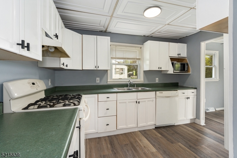 23 Clinton Avenue Mansfield NJ 07865
