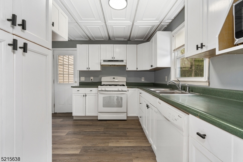 23 Clinton Avenue Mansfield NJ 07865