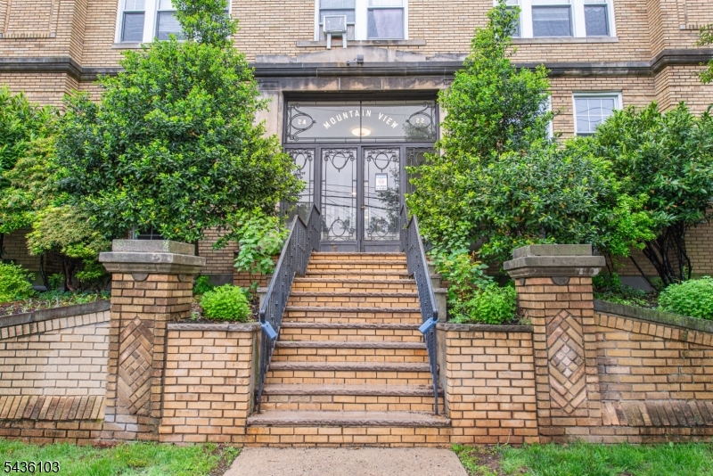 22 Saint Lukes Place Montclair NJ 07042