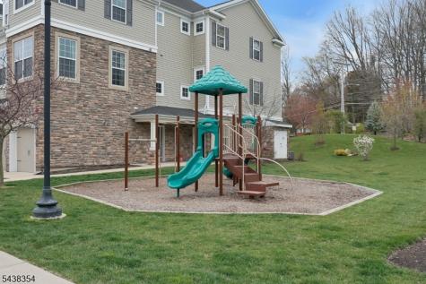 308 Rotando Way Morris Plains NJ 07950