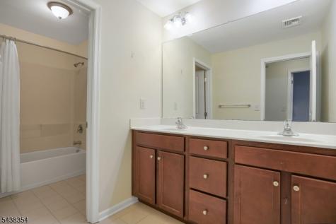 308 Rotando Way Morris Plains NJ 07950