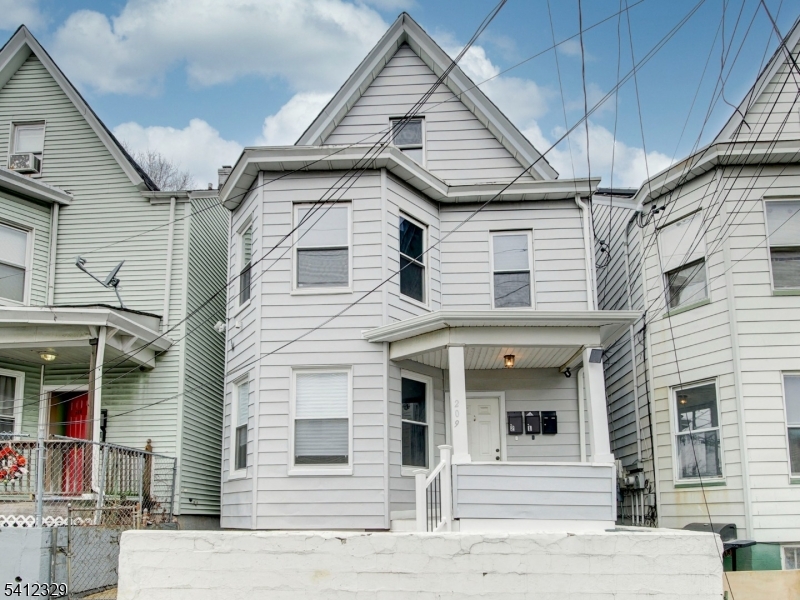 209 N 4th Street Paterson NJ 07522