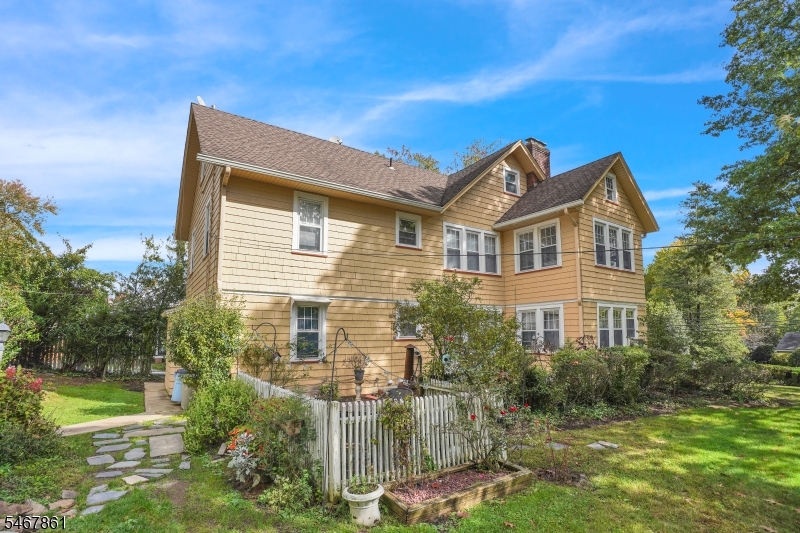 540 Up Mountain Avenue Montclair NJ 07043